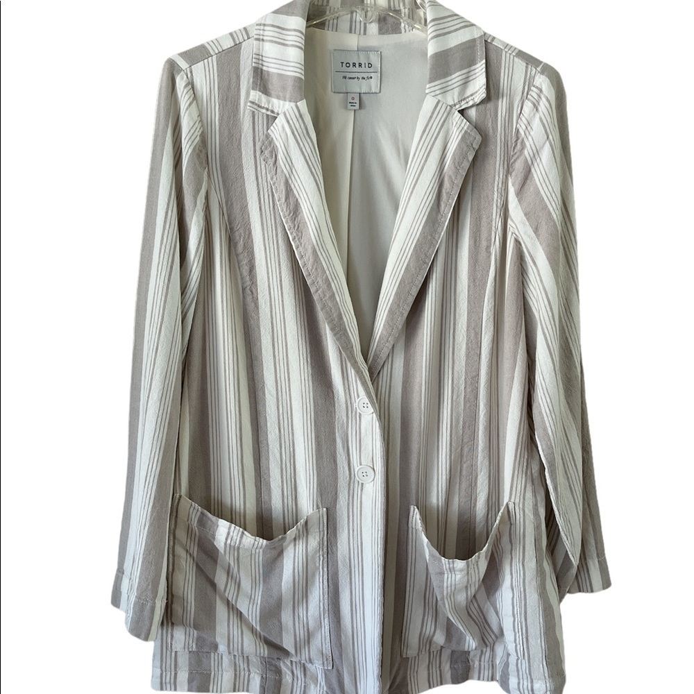 Torrid linen blend blazer lined tan and white button front pockets size 0
